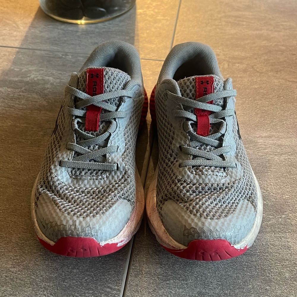 Kids under armour tennis shoes - used see photos for wear